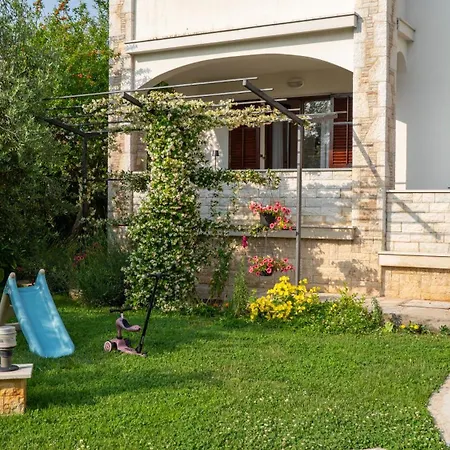 Apartment Nena Pula